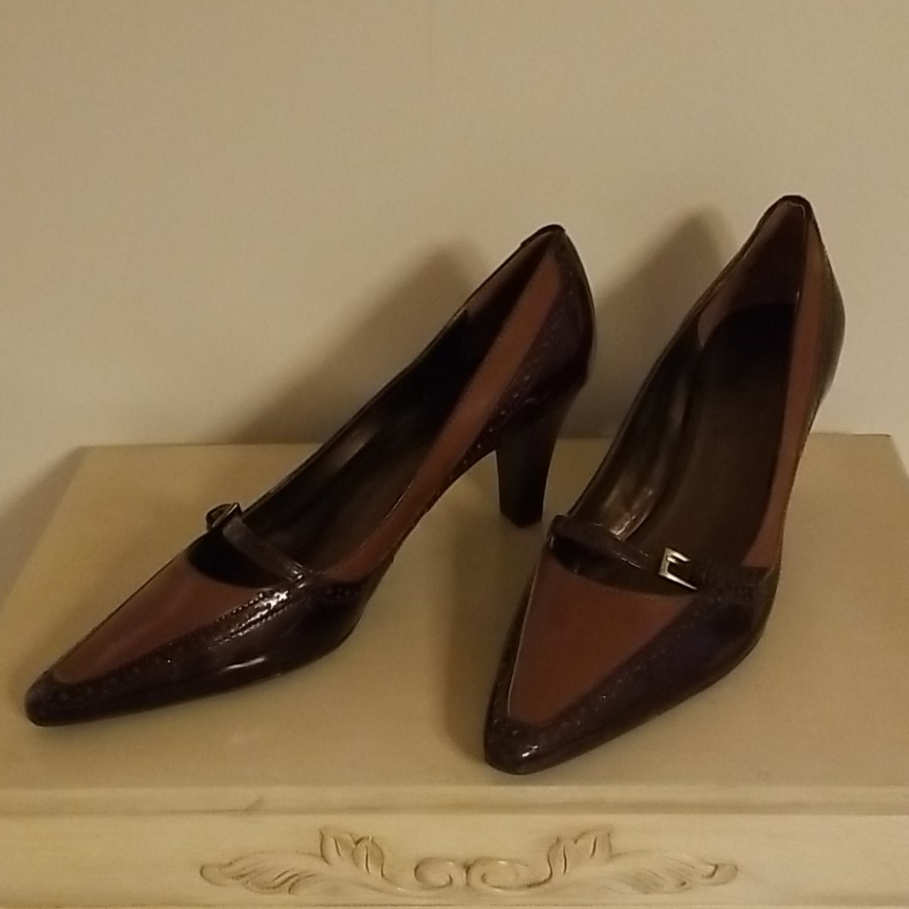 Spectator Pumps